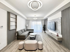 Homes 2 Retreat - Elegant 2BR with Balcony & Modern Touch in JVC